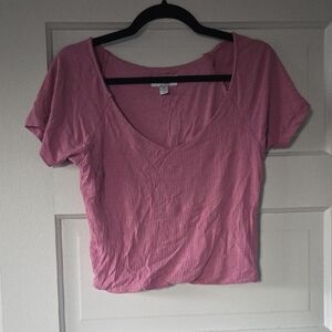 Chic Pink V-Neck Crop Top